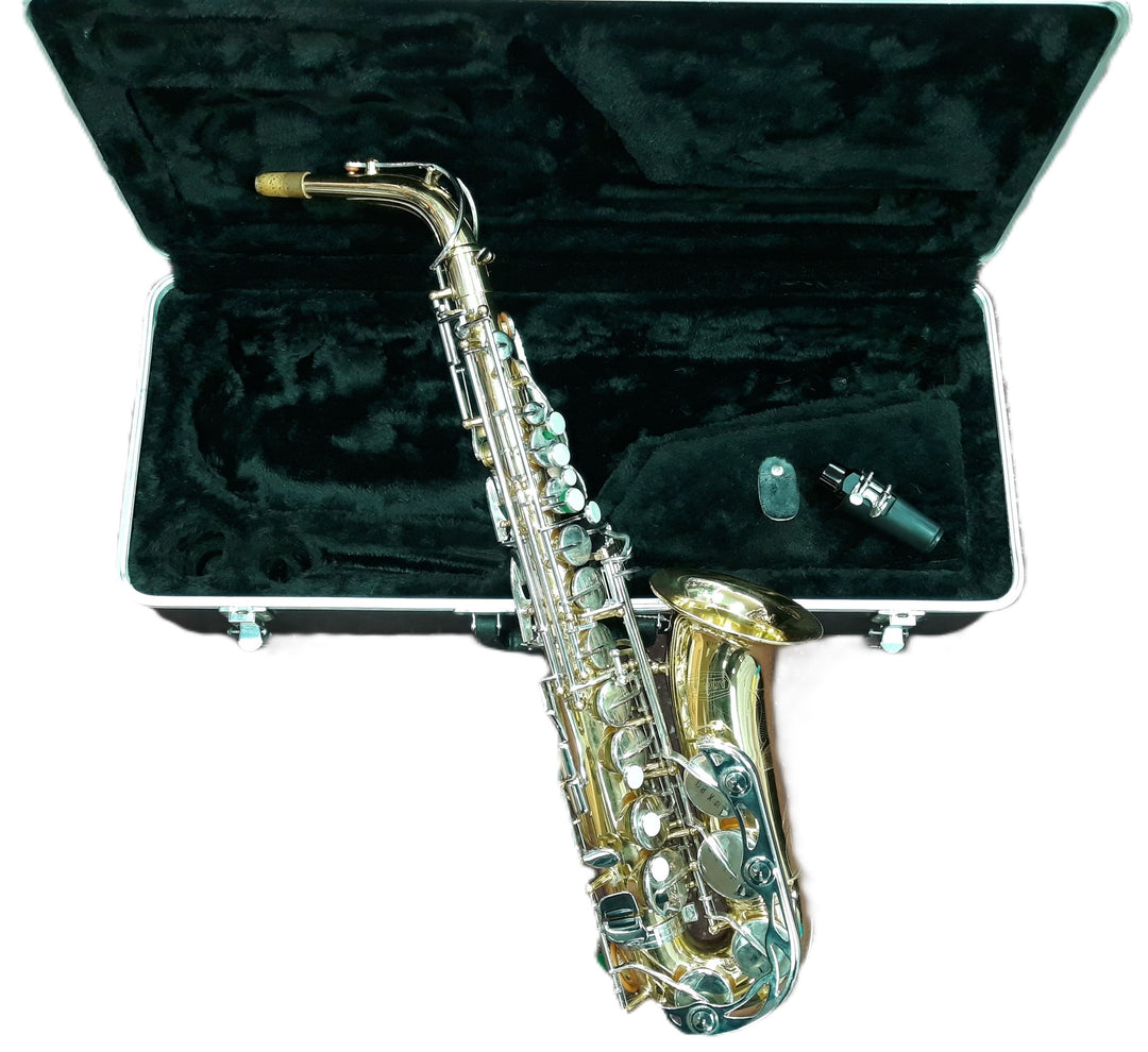 Used Bundy BAS-300 Eb Alto Saxophone - With Case & Mouthpiece