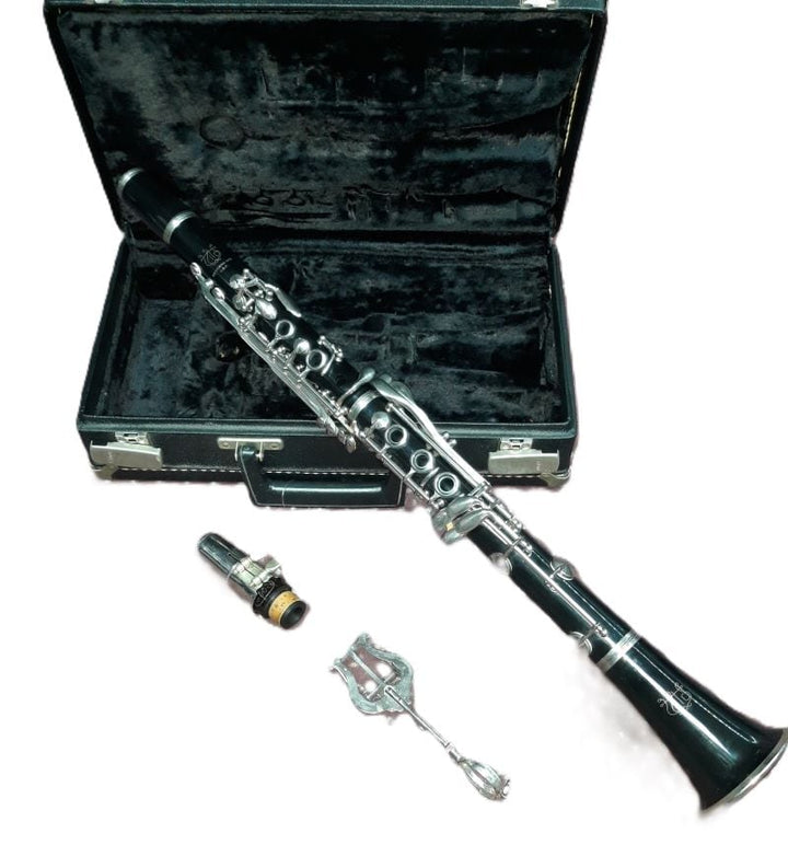 Used Vito 7214 Bb ABS Resin Clarinet - With Hardshell Case and Mouthpiece 2