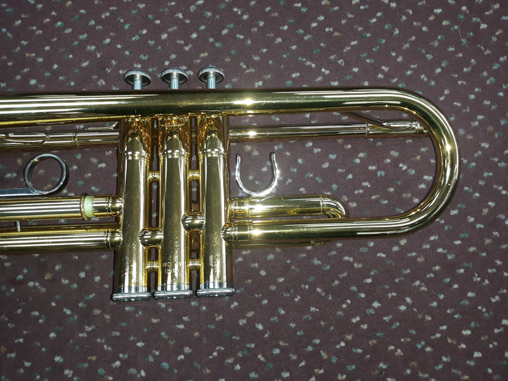 Used Yamaha YTR-200ADII Bb Student Trumpet - With Case and Mouthpiece 3