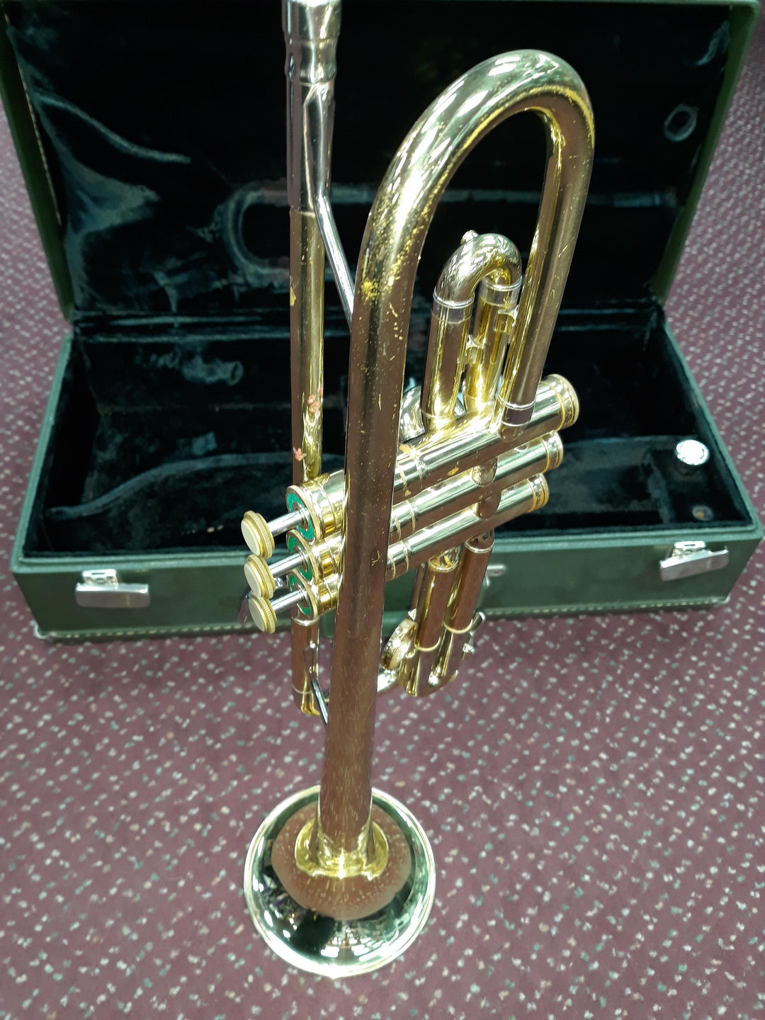 Used Holton T-602 "Collegiate" Bb Trumpet - With Case and Mouthpiece