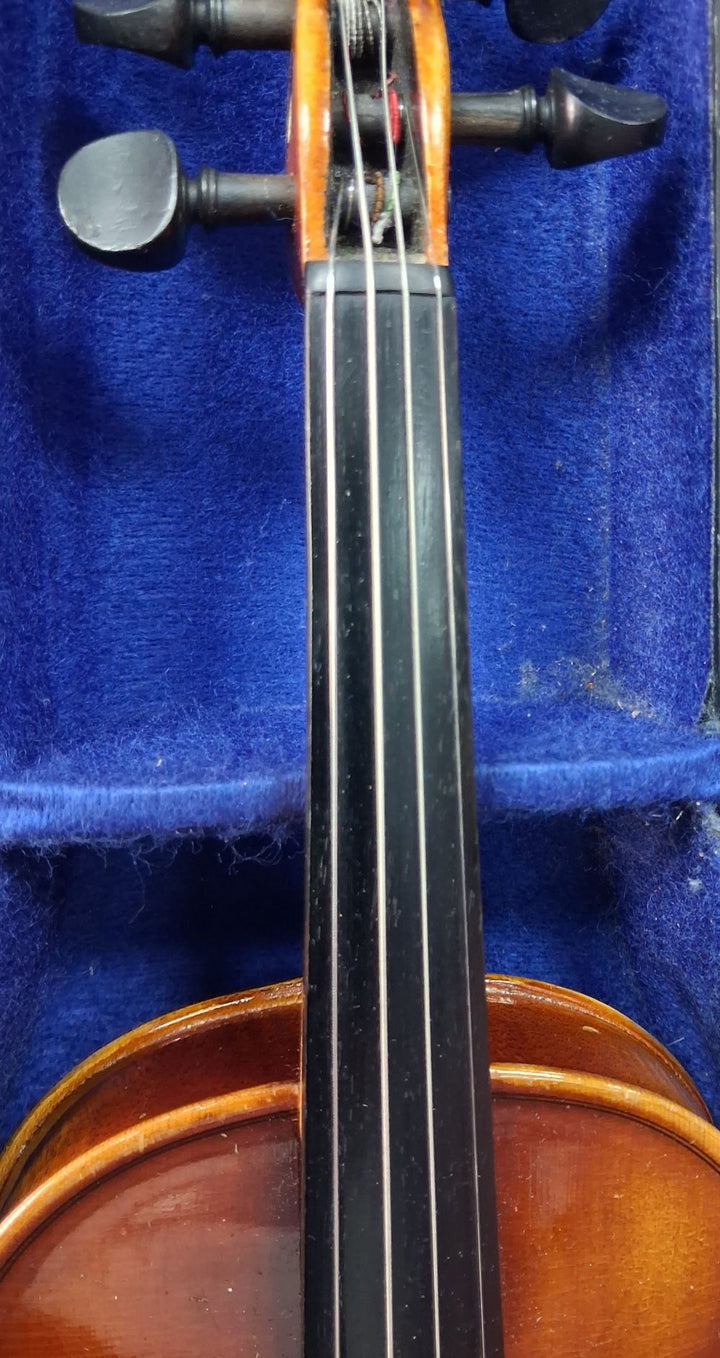 Used E.R. Pfretzschner Model PA241 3/4 Violin - With Case and Bow 4