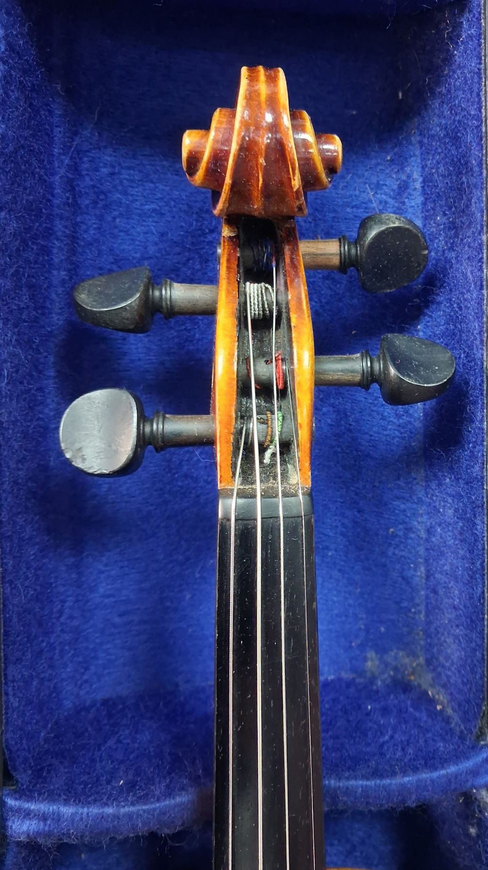 Used E.R. Pfretzschner Model PA241 3/4 Violin - With Case and Bow 5