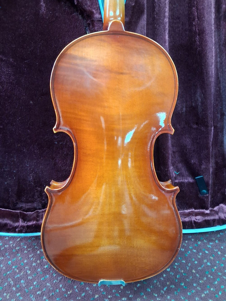 Used  E.R. Pfretzschner Model R301E4 Full Size Violin - With Case and Bow 3