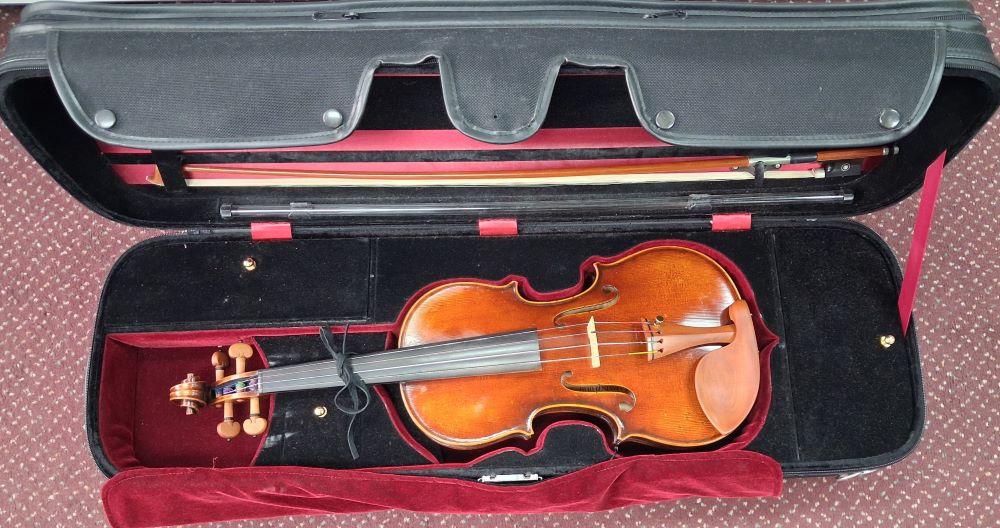 Used Otto Benjamin ML509LE Full Size Violin - With Hardshell Case and Wood Bow 4