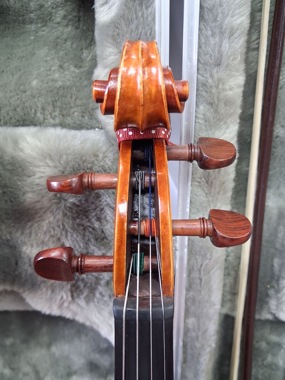 Used Yamaha AV5-34SKM 3/4 Violin - With Hard-shell Case and Bow 2