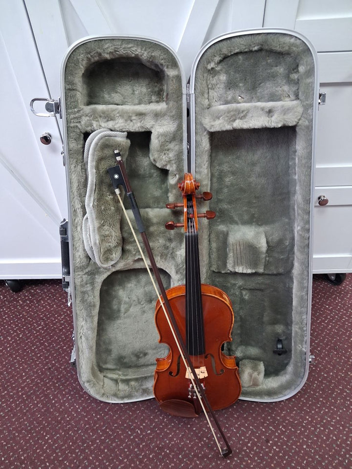 Used Yamaha AV5-34SKM 3/4 Violin - With Hard-shell Case and Bow 3